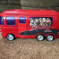 2005 Bratz Rock Angelz Tour Bus