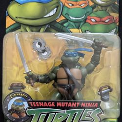 Teenage Mutant Ninja Turtles 2003 Retro REISSUE 2023 Leonardo Figure Playmates TNMT