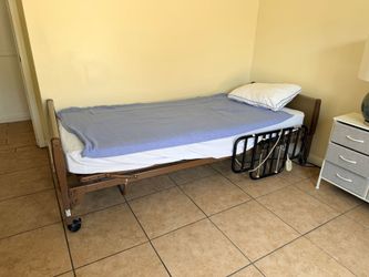 4 Adjustable bed frame and Mattress