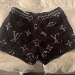 Lv Custom Shorts Size 8/10 