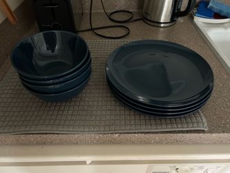 Dark Blue Plates and Bowls - Set