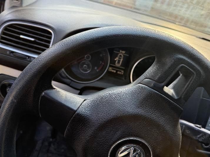 2010 Volkswagen Golf 2.5L Hatchback 4D