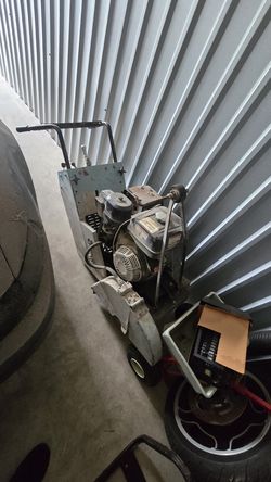 Concrete saw