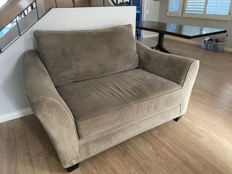 Comfy 1 1/2  Person Love Seat