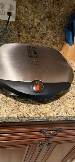 Plancha chef para preparar pescado, y muchas cosas más están en buenas condiciones. Trabaja muy bien