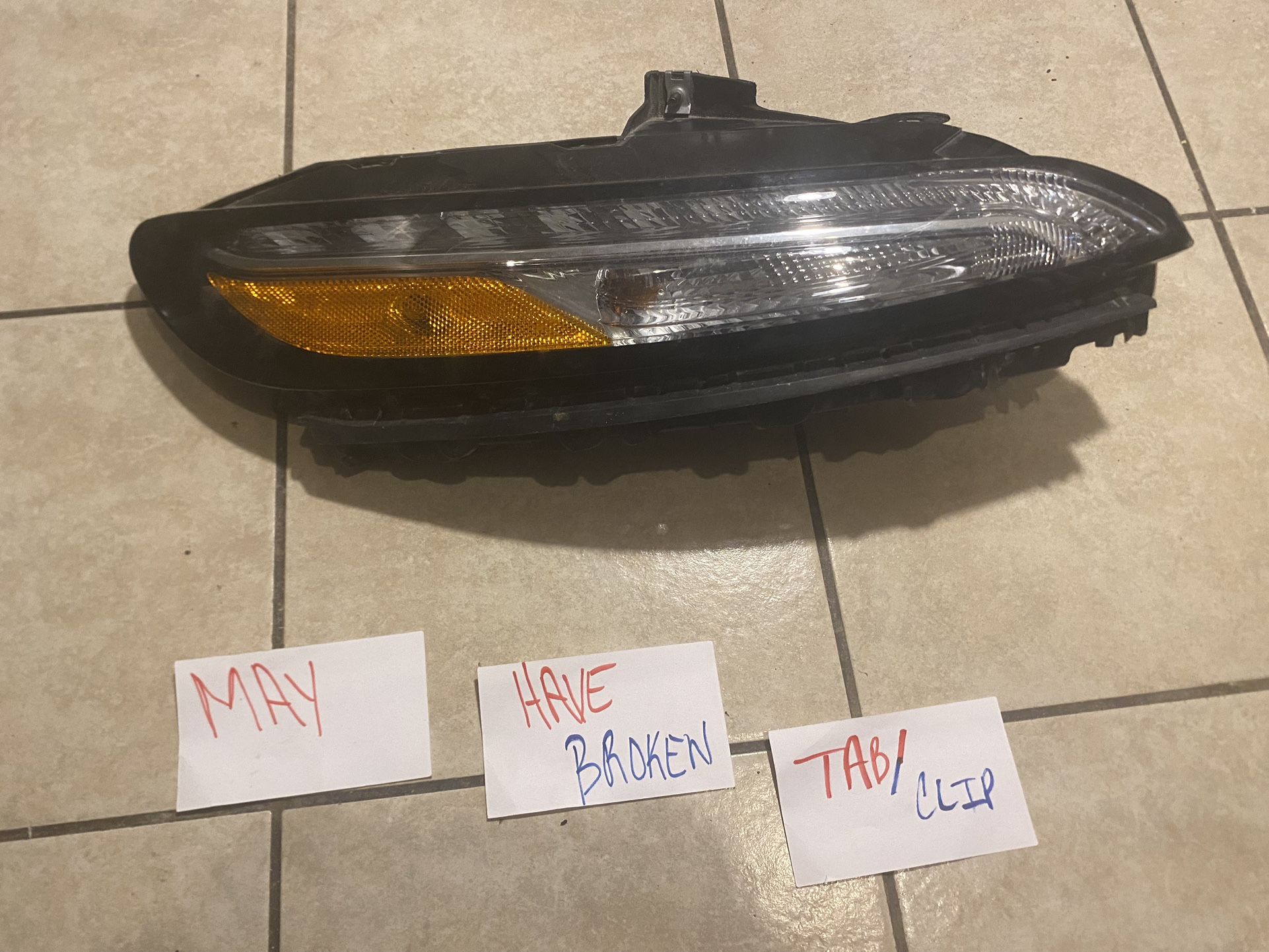 2014-2018 Jeep Cherokee Passenger Headlight (contact info removed)6AC OEM DJK136