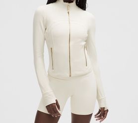 Lululemon Define Cropped Jacket Nulu in Light Ivory/Gold