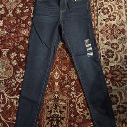 Women’s Levi’s Style 720 High-Rise Super Skinny Size 27 Waist 28 Length