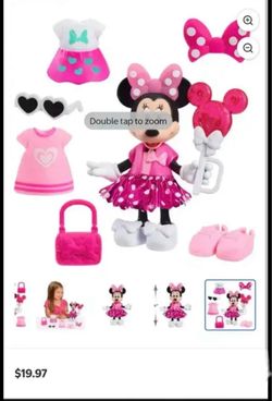 Minnie Mouse Figurines with Accessories and a Vanity CLOSET