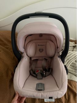 Uppa vista car seat dusty pink and bases