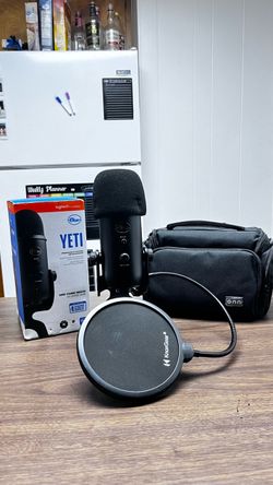 Blue Yeti USB Microphone Bundle with Accessories