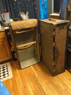 Hartman Wardrobe trunk (antique)
