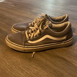 Men’s 10.5 Vans