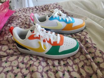 Kids Nike Size 6Y