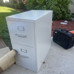 File cabinet 