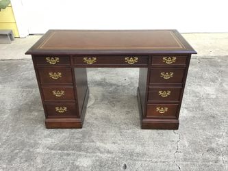 OFFICE DESK