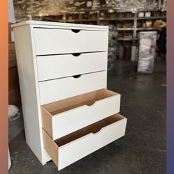 Dresser / Five drawers dresser
