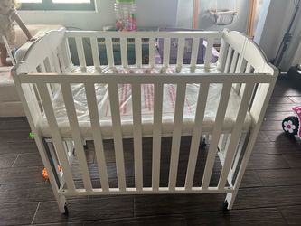 Dream On Me 3-in-1 Folding Portable Crib
