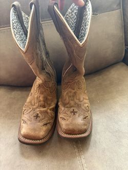 Size 7.5 Women’s Boot