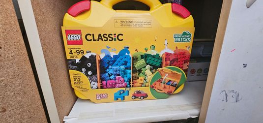 LEGO Classic Creative Suitcase 10713