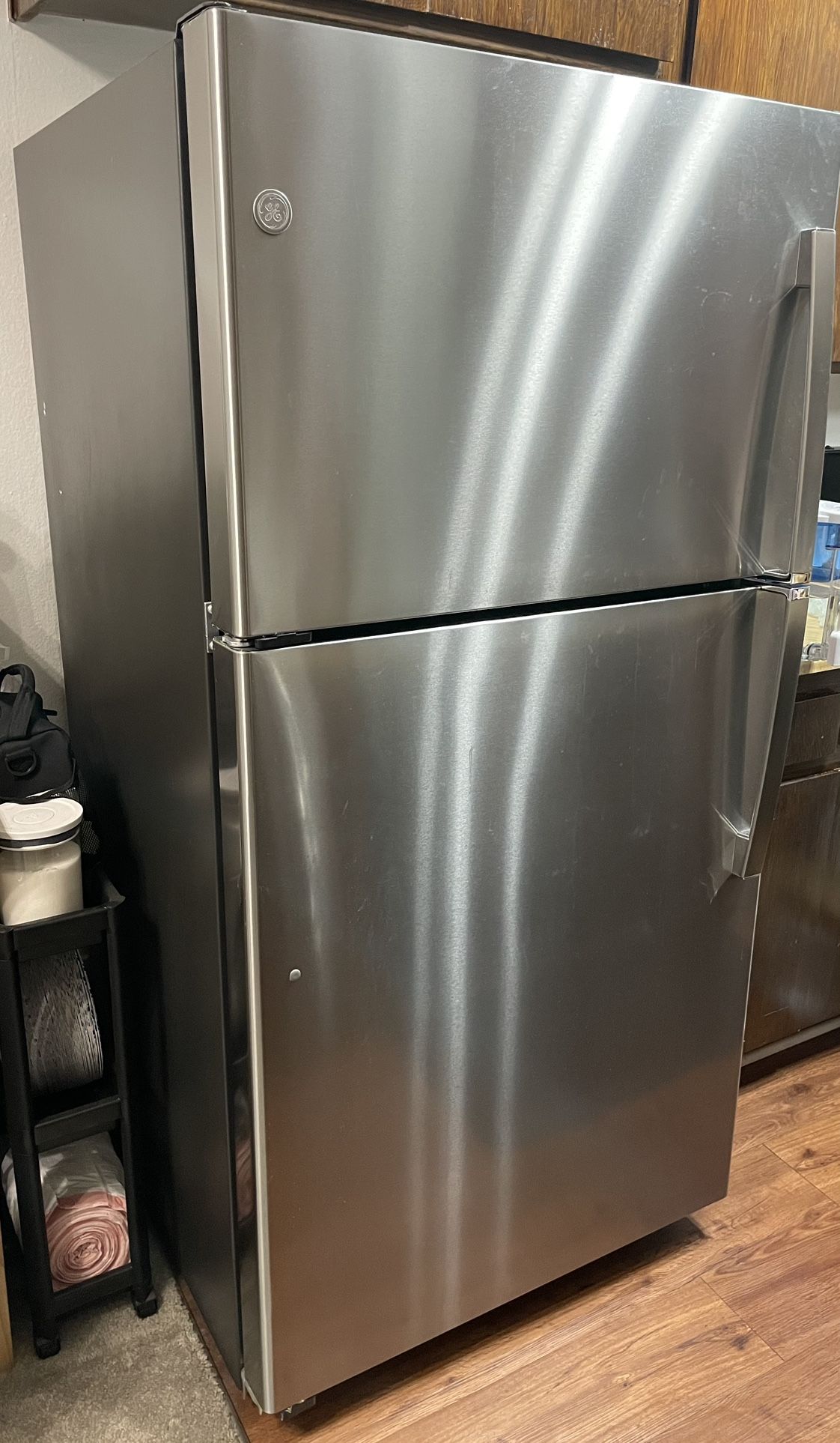 GE Refrigerator Model GTS22KYNCRFS