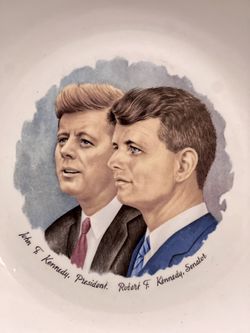 Ceramic commemorative plate featuring President John F. Kennedy and Senator Robert F. Kennedy