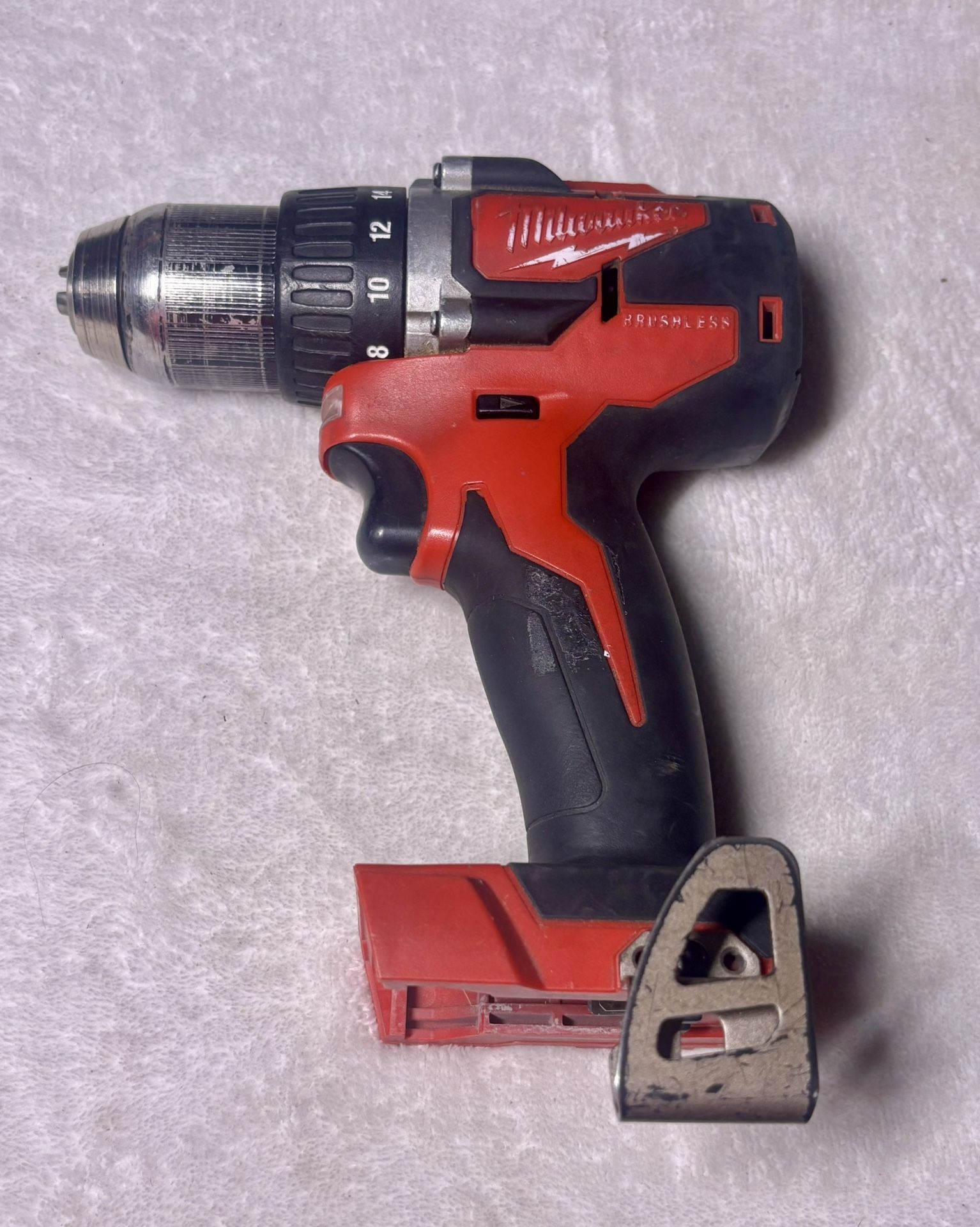 MILWAUKEE 2902-20 M18 18V 1/2" 13mm Cordless Brushless Hammer Drill/Driver