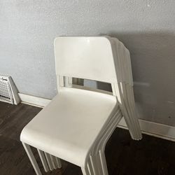 5 Stackable Chairs