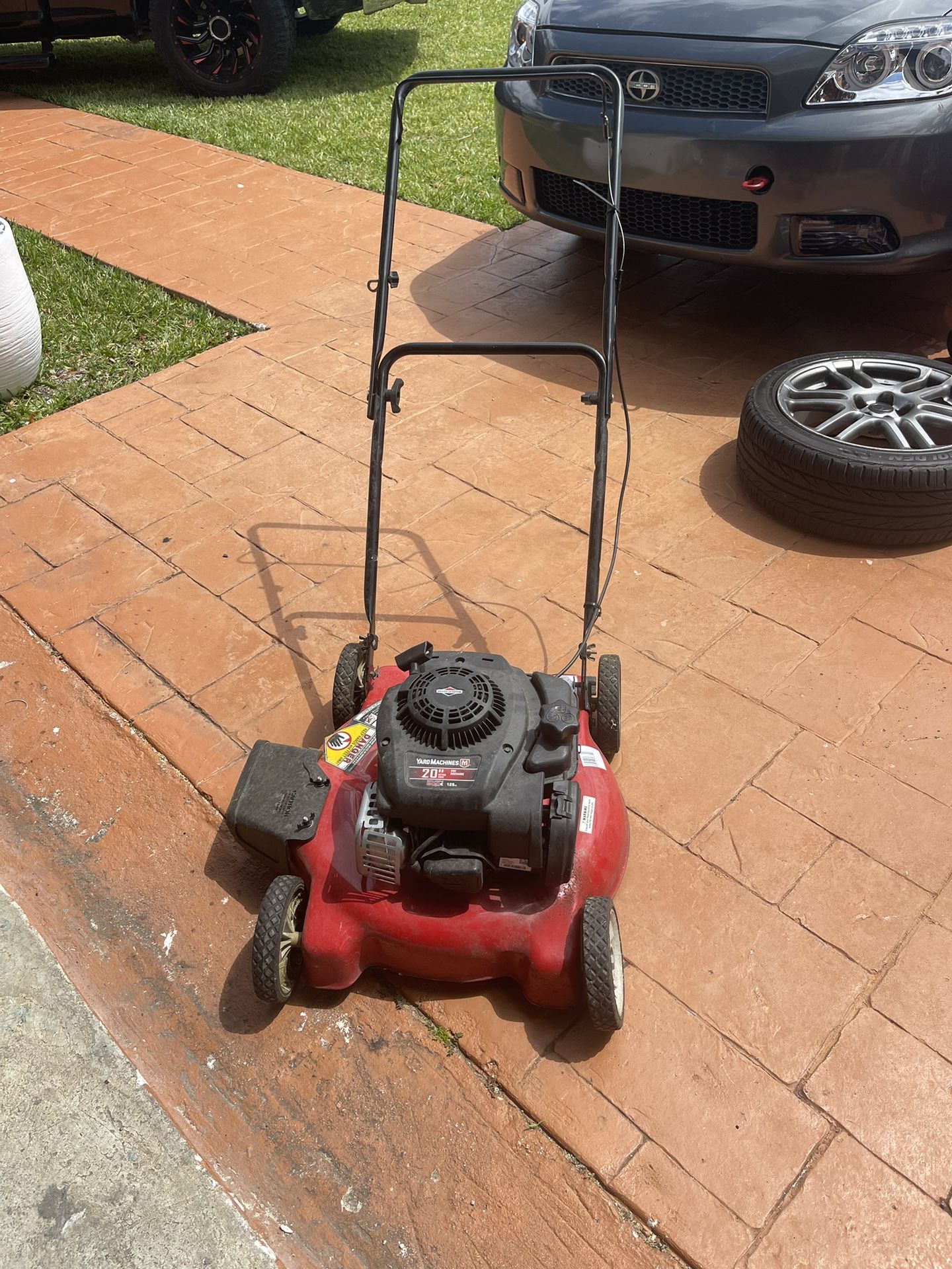 Lawn Mower Cableless/ Podadora 