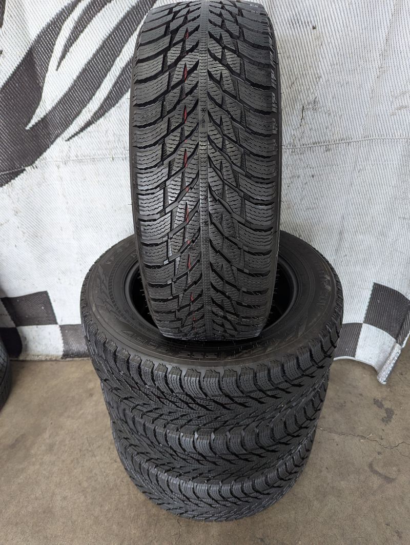 225/60r17 "Nubby New" Nokian Hakkapeliitta R3 SUV studless winter snow tires