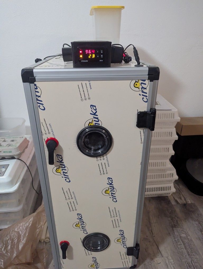 Cimuka CT180 Egg Incubator - 180 Egg