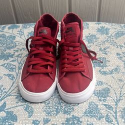 Men’s Sz 10  high top Nikes