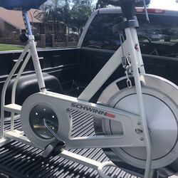 Schwann stationary bike dx9000