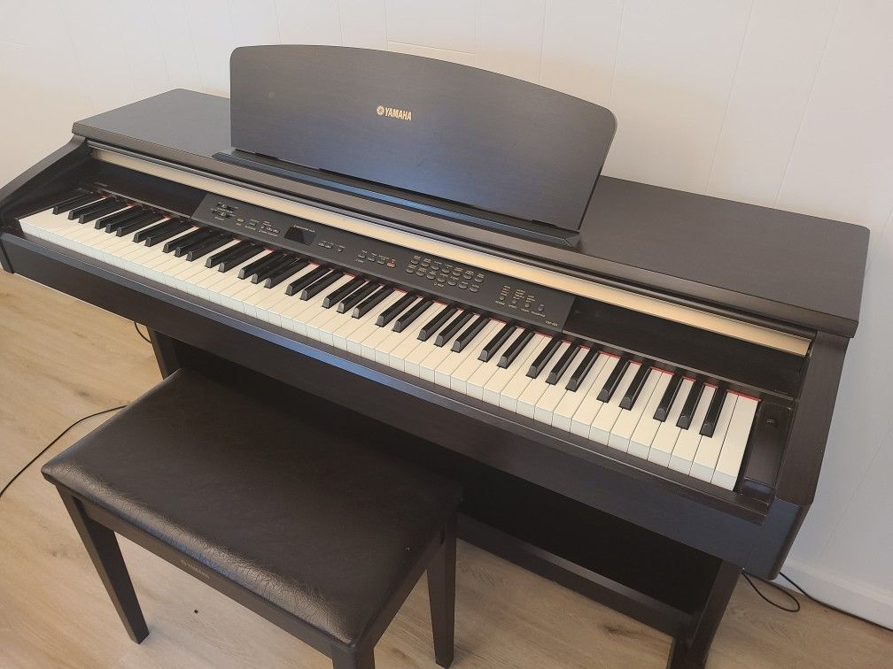 Yamaha YDP-223 Electric Piano