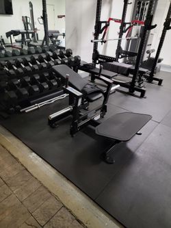 Nautilus Glute Drive