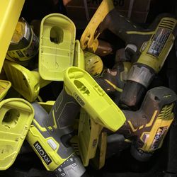 Large tub of 18 V Ryobi drill’s they all work
