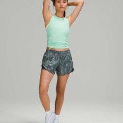 Lululemon Hotty Hot Low Rise Short size 2 Dimensional Icing Blue Multi / Black