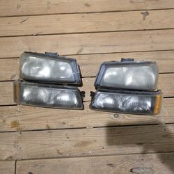 03-06 Chevrolet Silverado Headlights