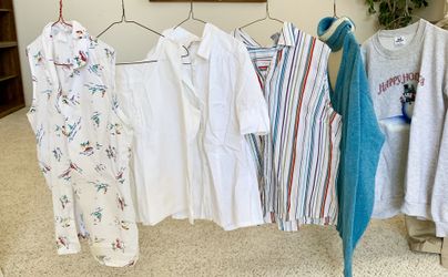 Multiple women’s clothing size XL