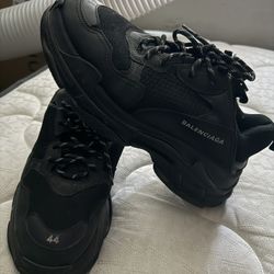 Balenciaga Triple S Size 44 Us 11 Authentic !