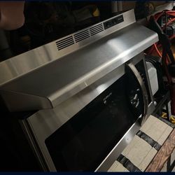 Broan Exhaust Hood & Frigidaire Microwave 