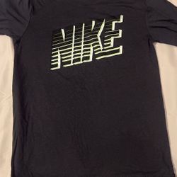 Nike tee