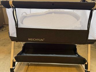 Meichyun Baby Bassinet (with accessories, adjustable)