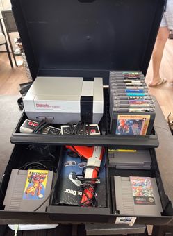Nintendo NES Console Bundle with 20 Games and Accessories