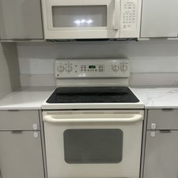 Microwave And Stove 