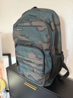 Oakley Camo Backpack w Eyewear Pocket