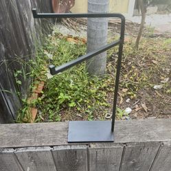 Bathroom towel holder