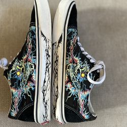 Van's https://offerup.com/redirect/?o=VC5TaG9lcw== Girls Size 6.5