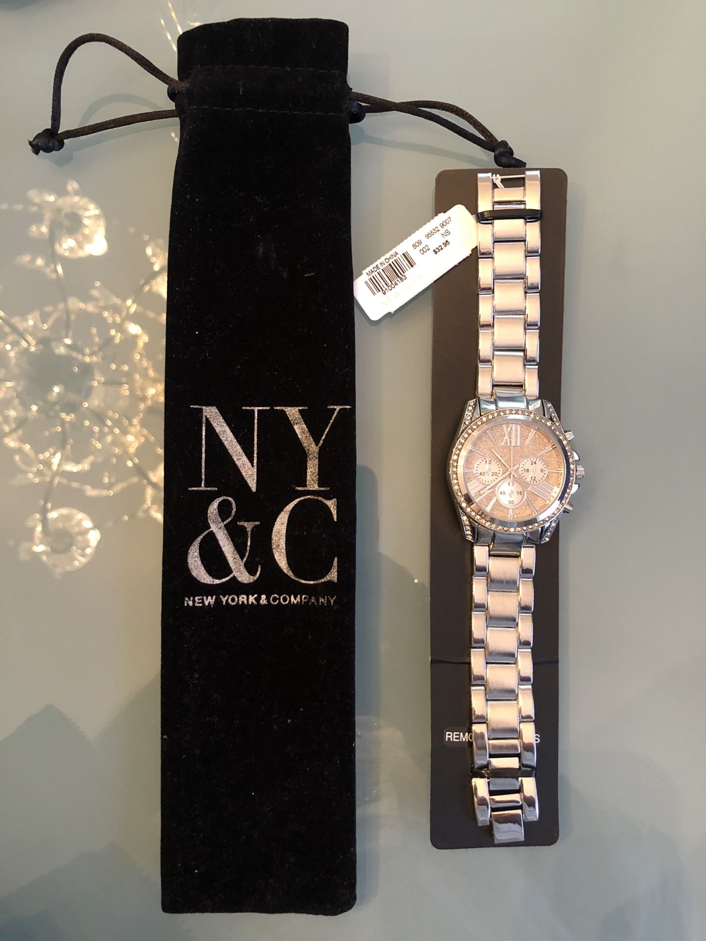 New in box with tag NY&C watch removable links Ladies Unisex 