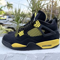 Jordan 4 Thunder
